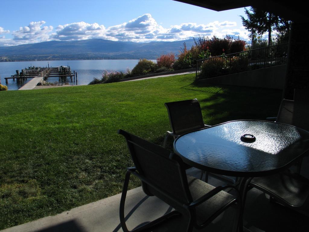 Casa Loma Lakeshore Resort West Kelowna Room photo